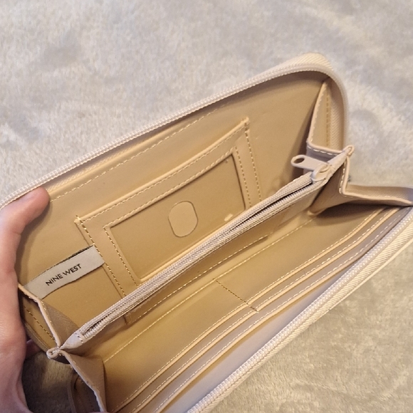 Nine West Pale Pink Floral Zip-Around Wallet - Picture 2 of 4